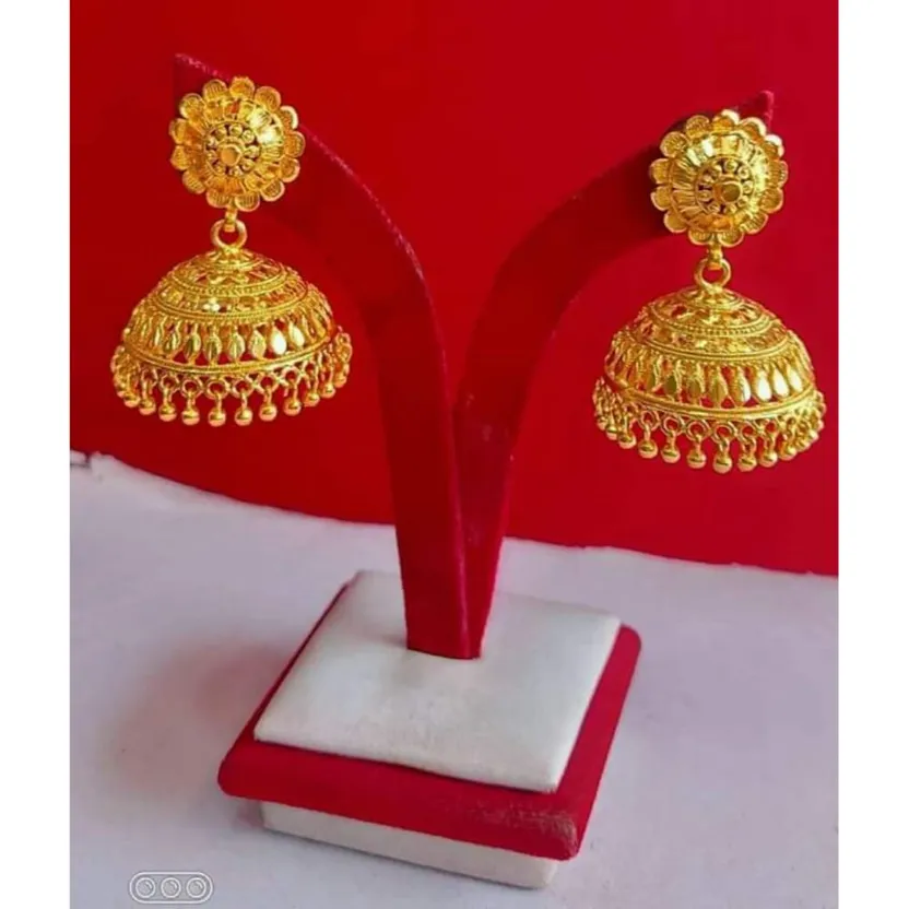 Gold pinjada deals jhumka design