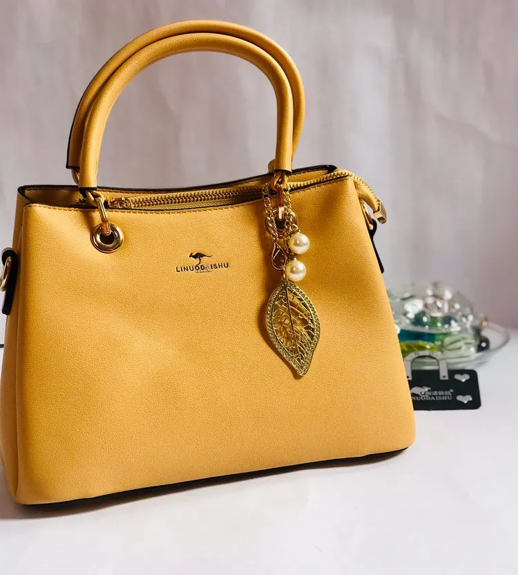 Handbags medium outlet size